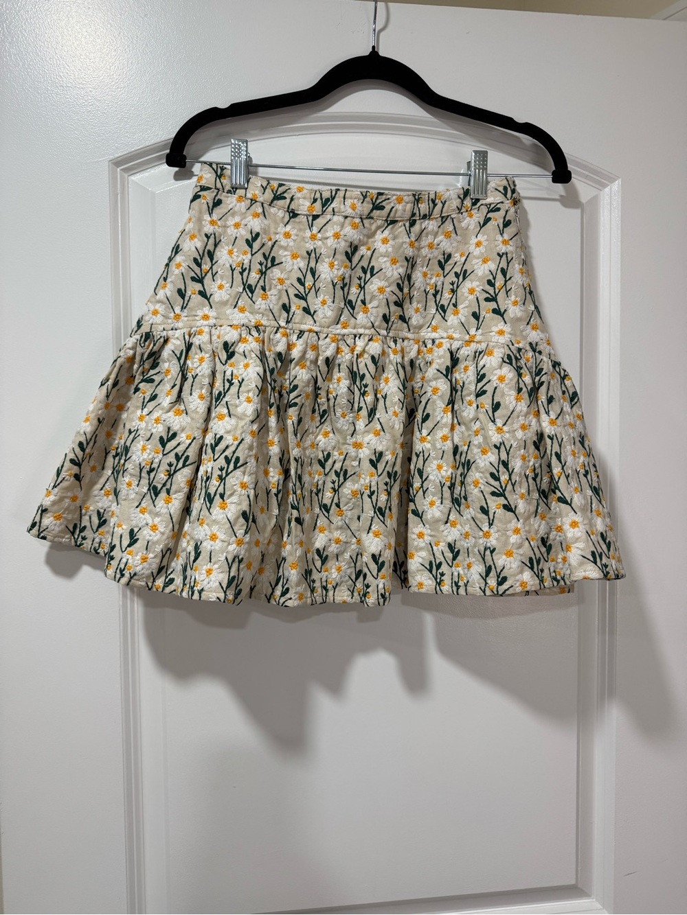 Avec Les Filles Cream Floral Tiered Mini Skirt with Yellow Daisy Embroidery